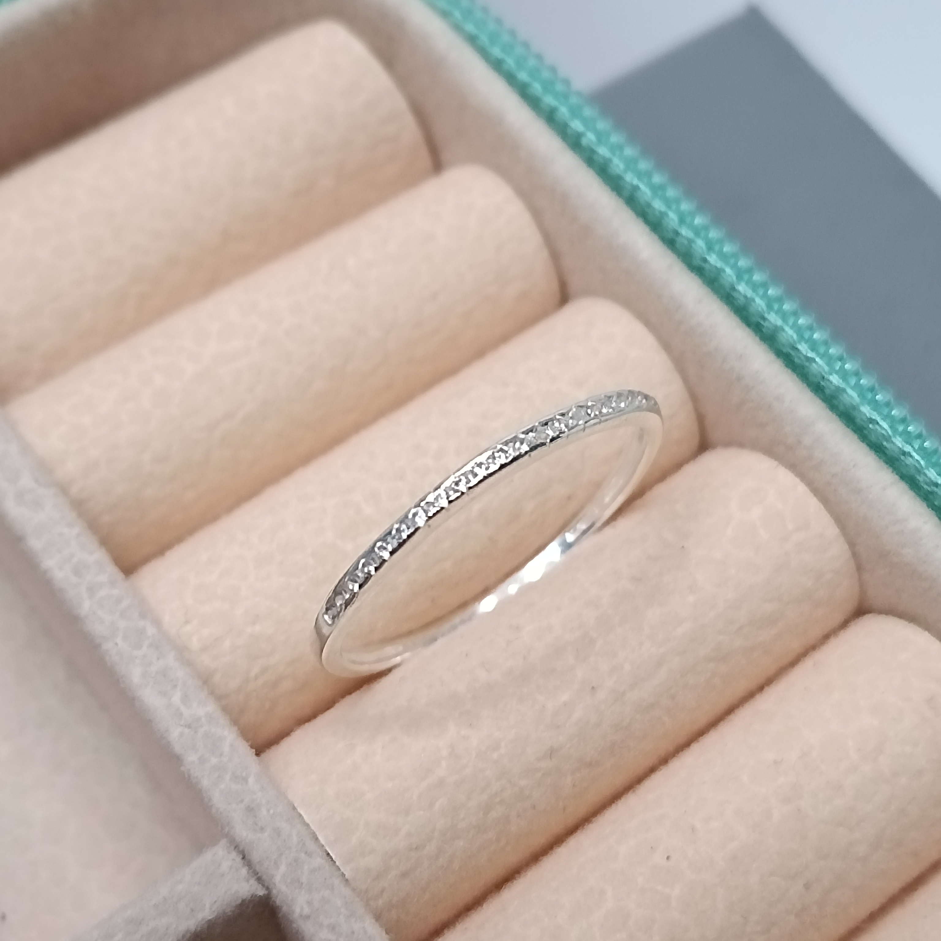 Meia aliança Cravejada 22 Pedras #ANI-54 (Ref:2132)