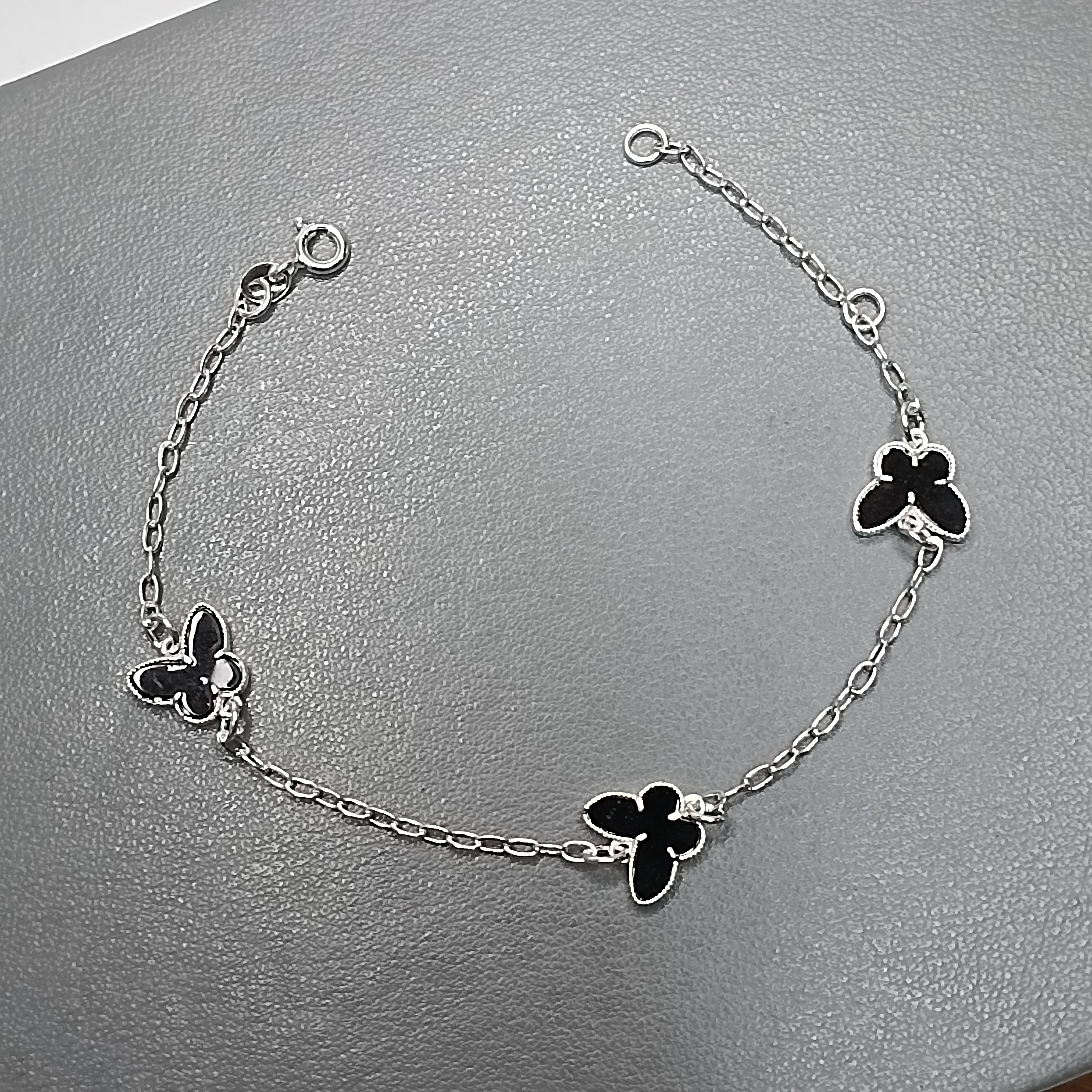 Pulseira 3 Borboleta Resina Preta Fio #PU-91