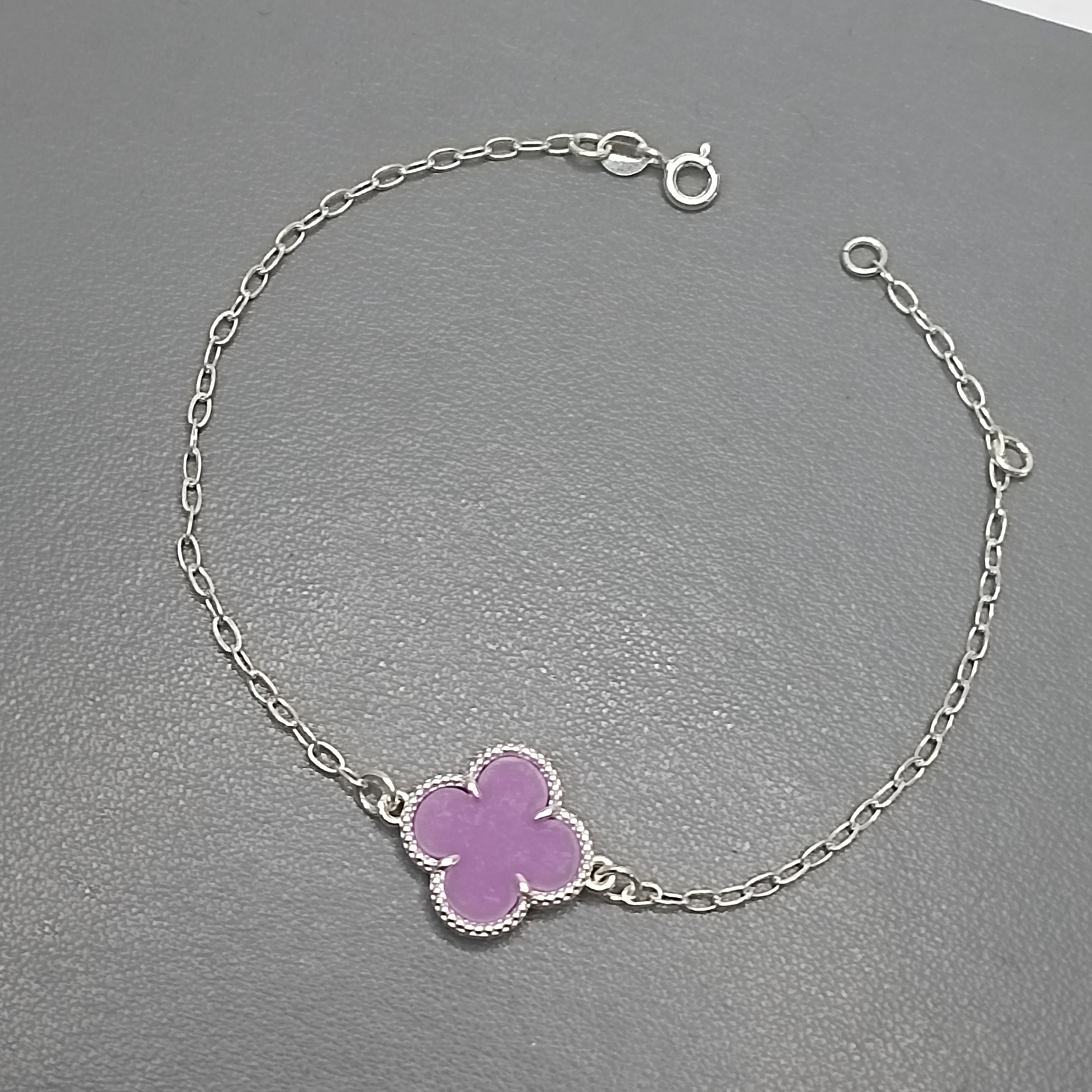 Pulseira Trevo Roxo Grande Meio #MD