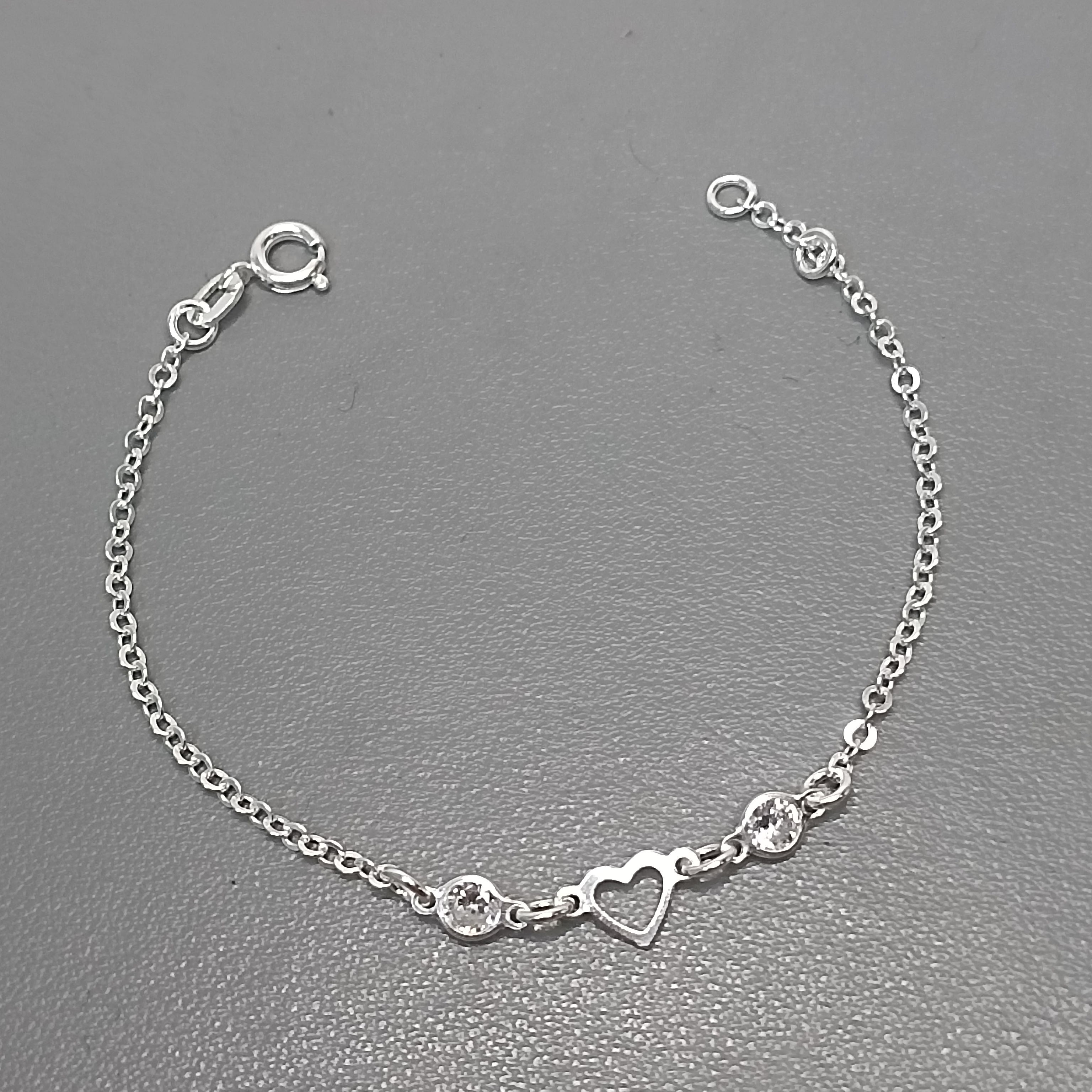 Pulseira Infantil 2 Zirconia Coração Vazado Meio