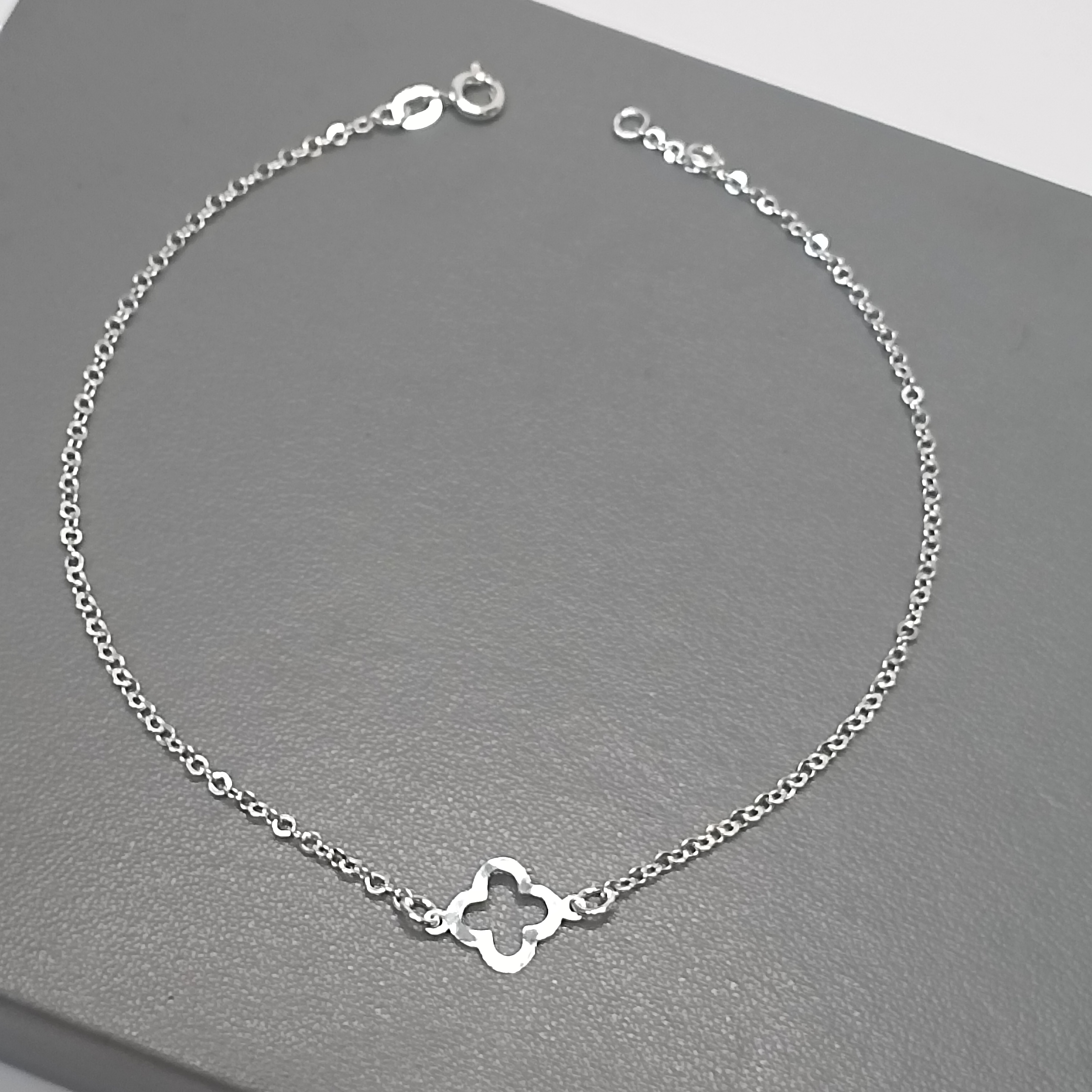 Tornozeleira Trevo Vazado Meio #TOR-01