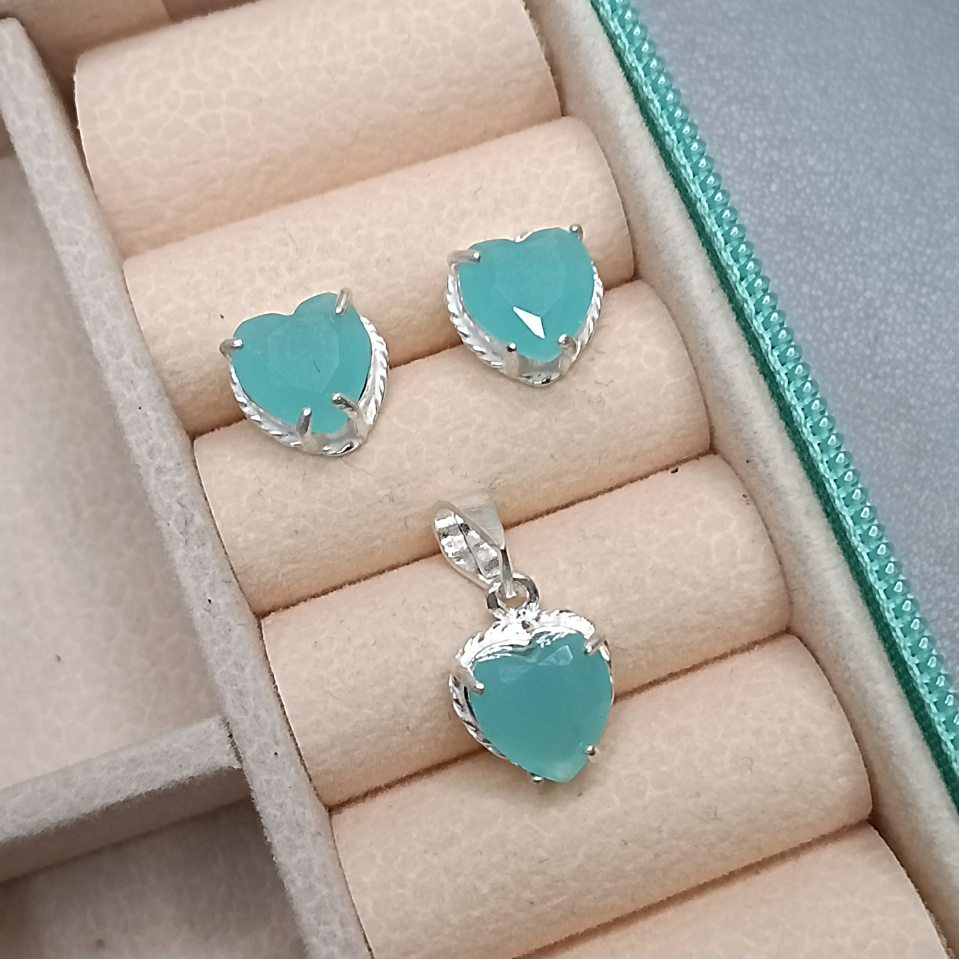 Conjunto Zirconia Coração Verde Tifanny CXA 8mm