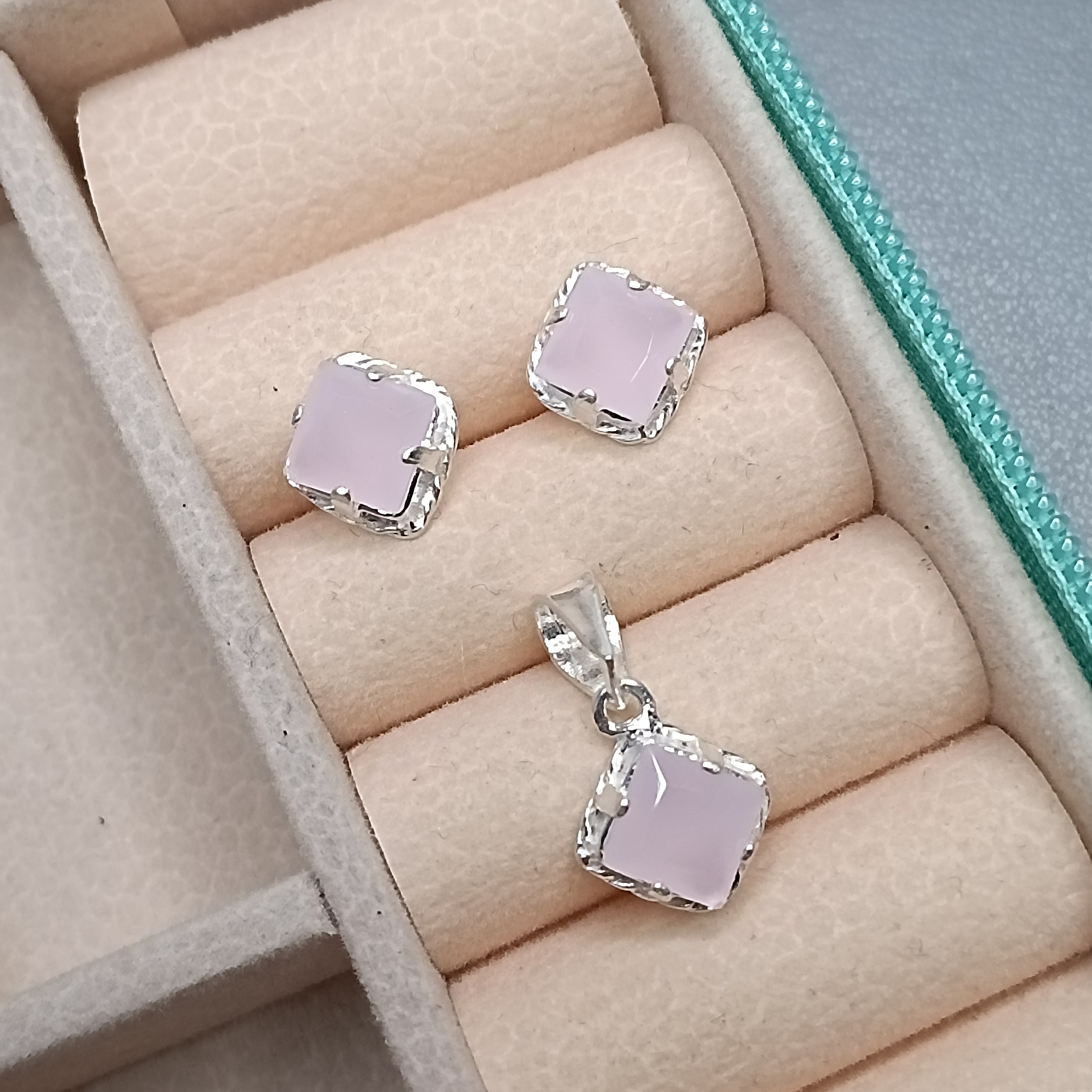 Conjunto Zirconia Quadrada Rosa Clara Leitosa CXA 6mm