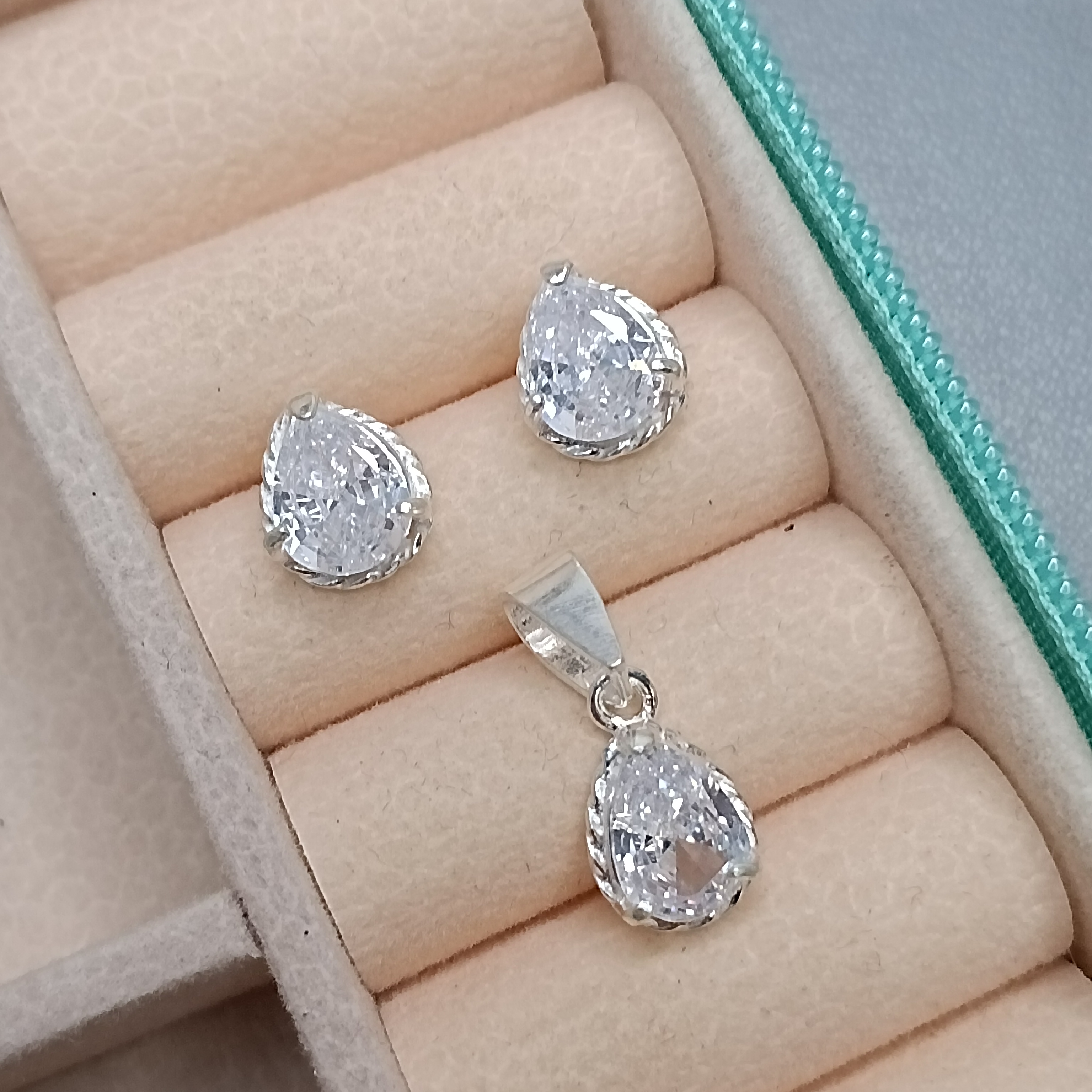 Conjunto Zirconia Gota CXA 8mm #MD-CJ42