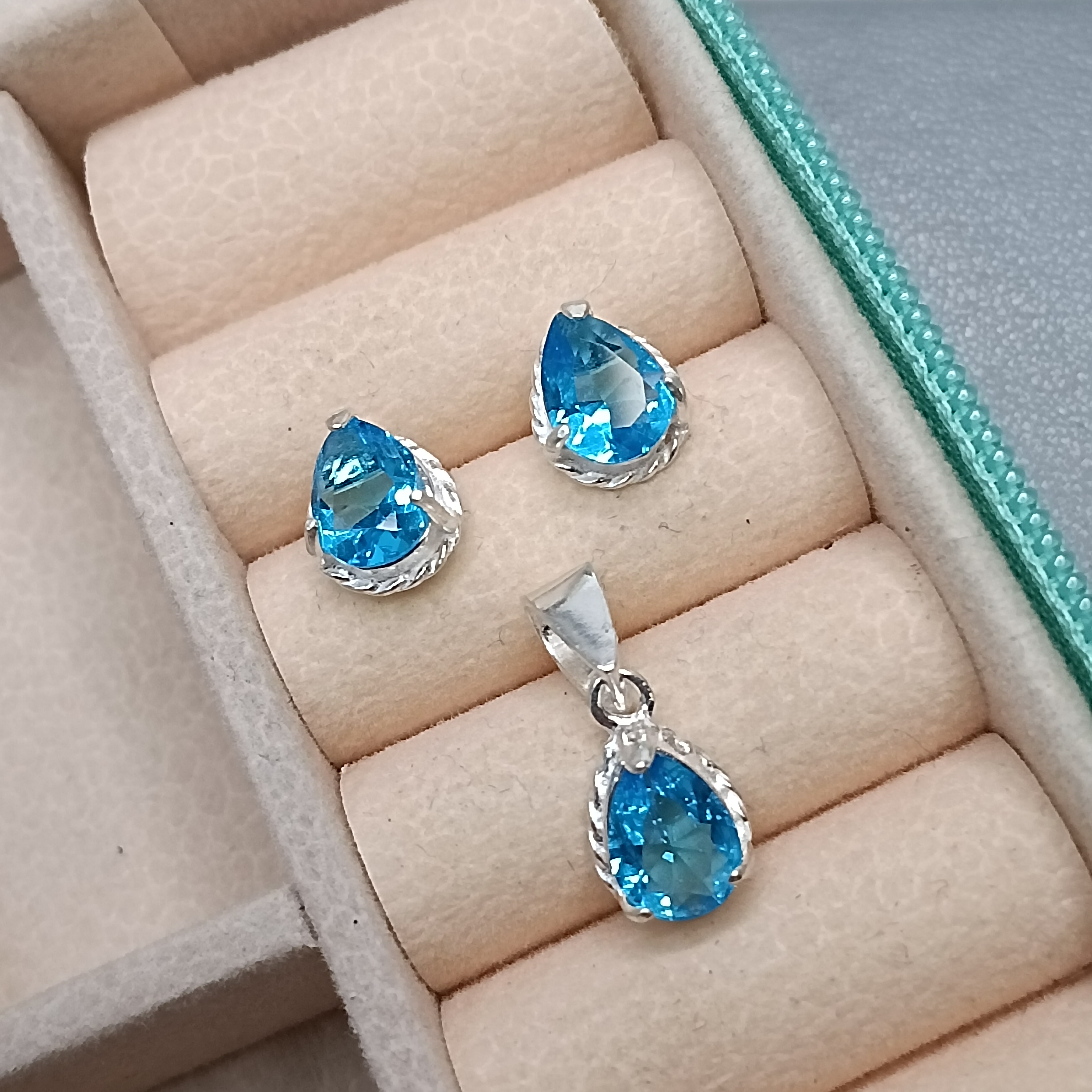 Conjunto Zirconia Gota Azul CXA 8mm #MD-CJ43