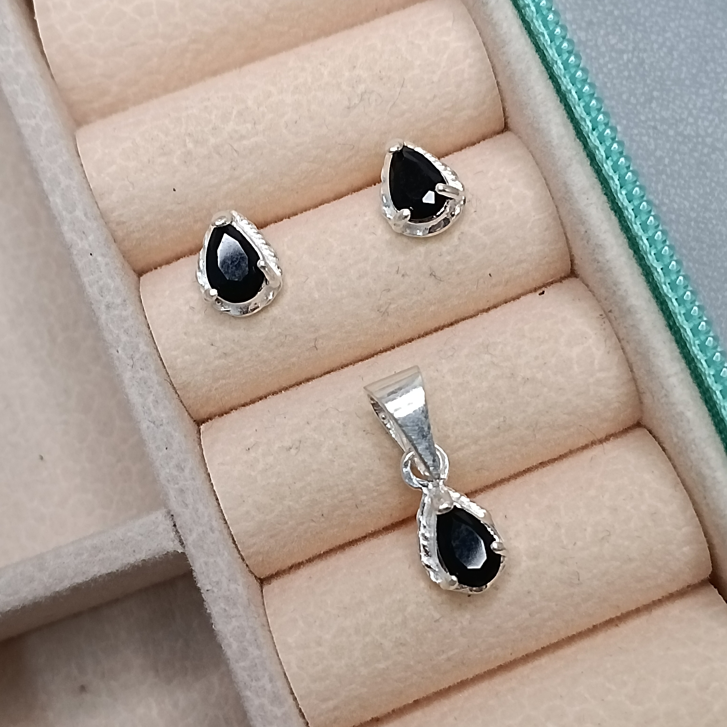 Conjunto Zirconia Gota Preta CXA 6mm #MD-CJ51