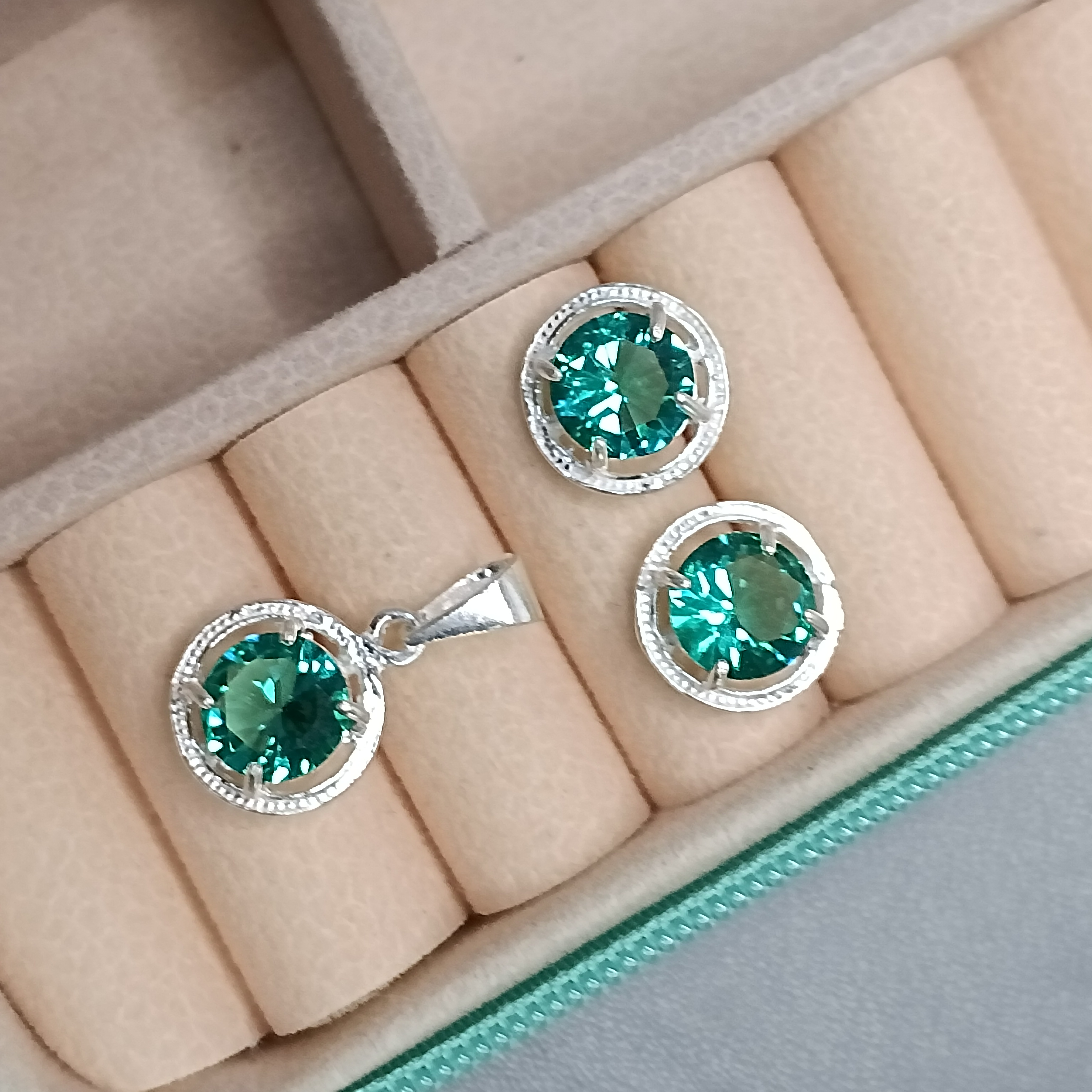 Conjunto Zirconia Redonda Verde Água Com Aro CXA 8mm #MD-CJ13