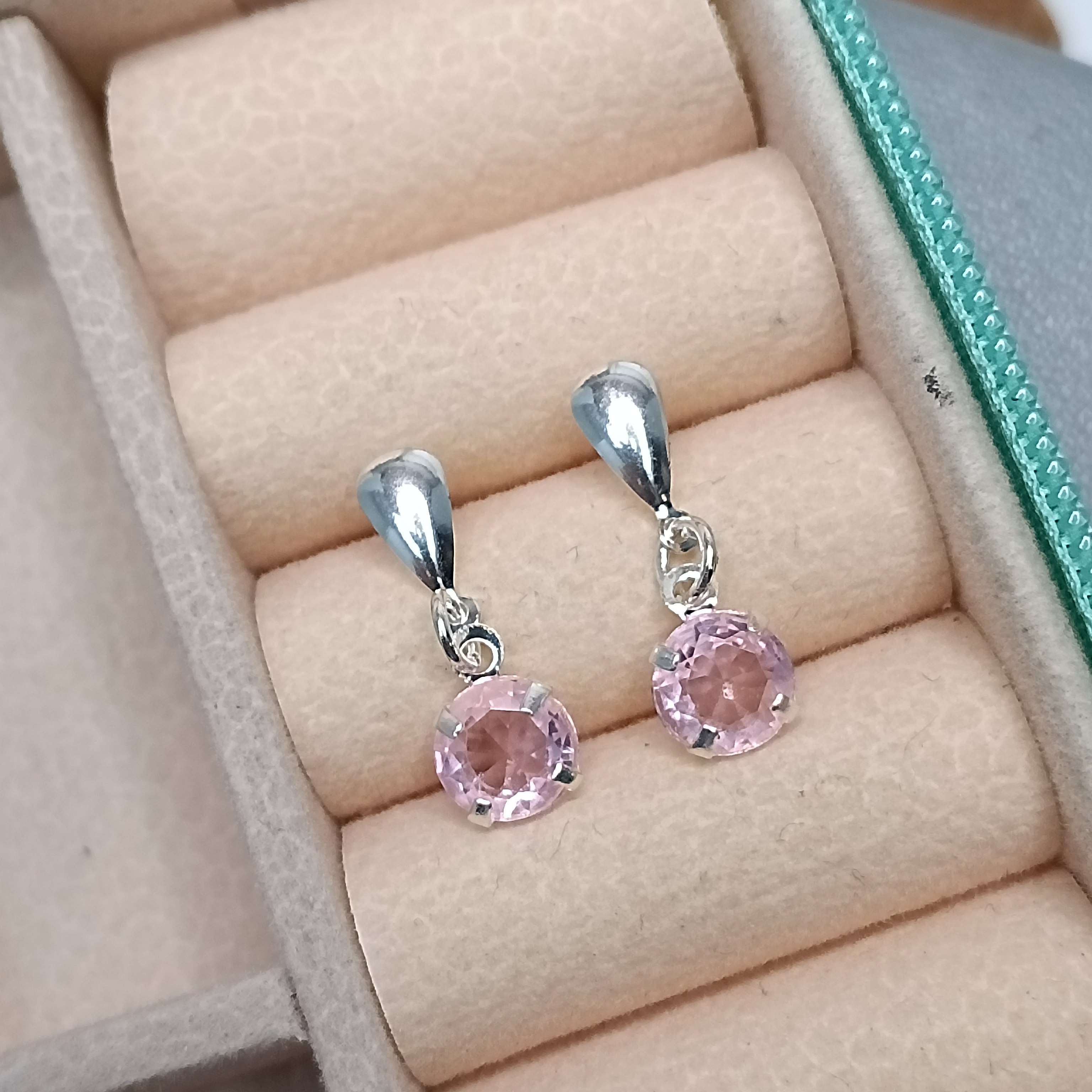 Brinco Zirconia Rosa Pendente 6mm