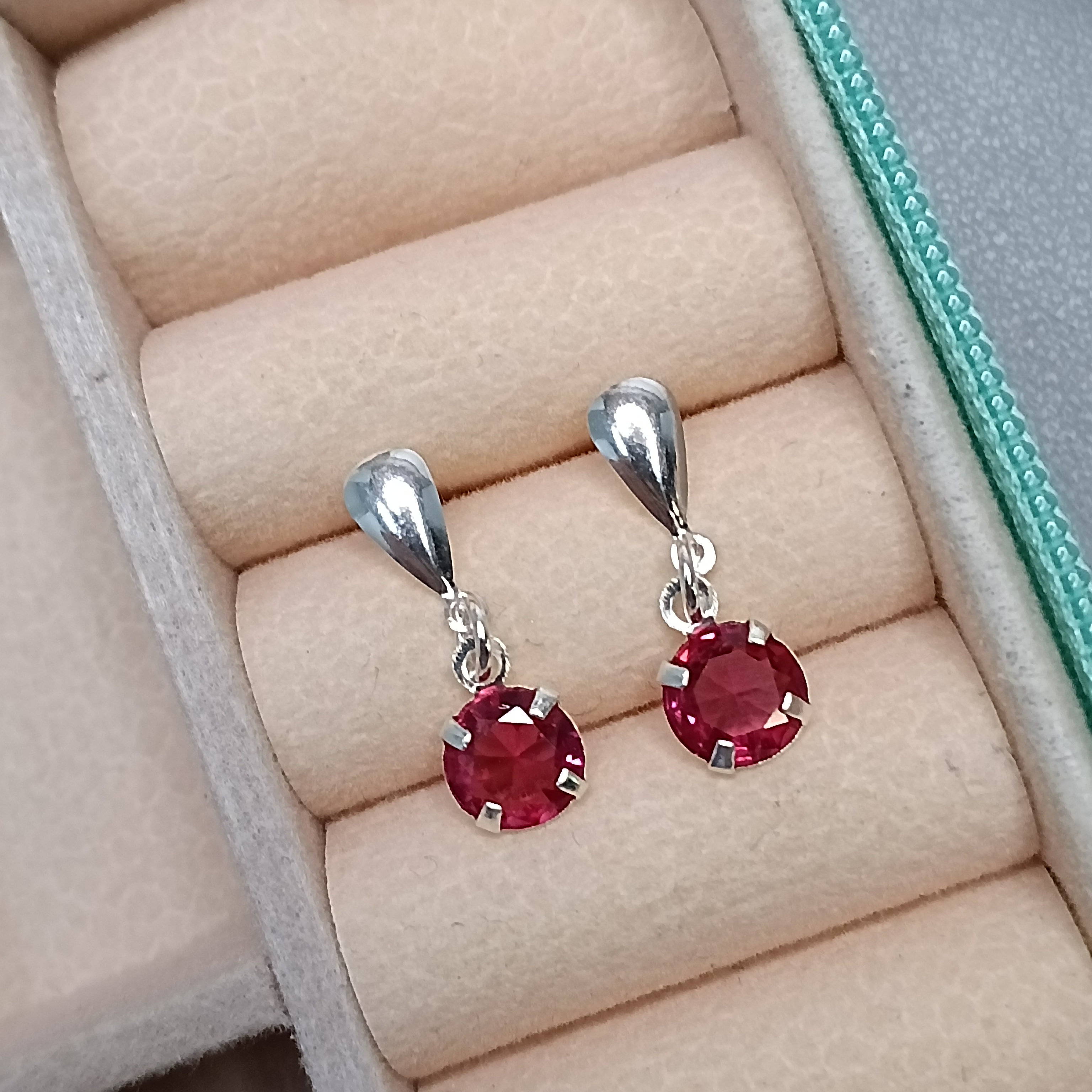 Brinco Zirconia Pink Pendente 6mm