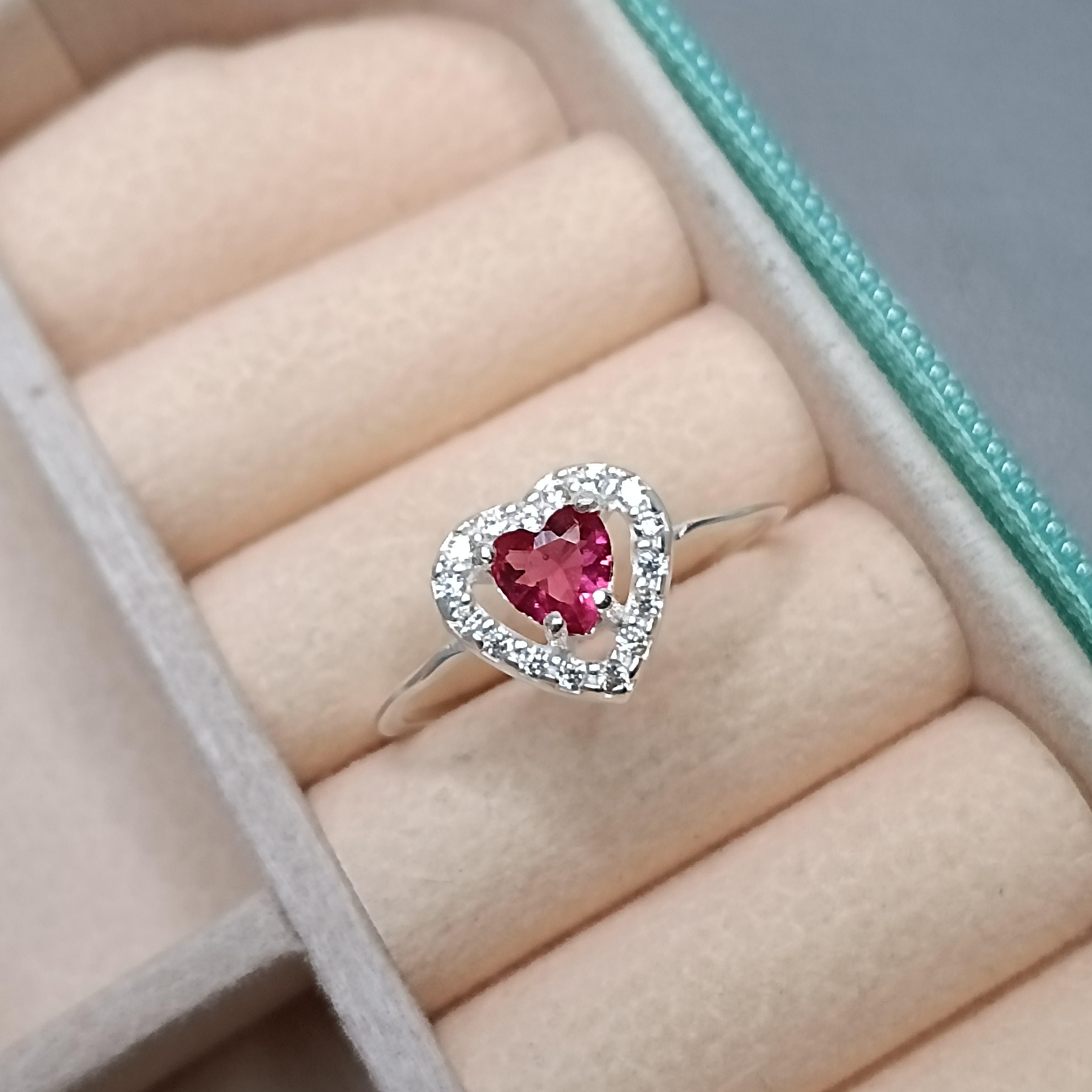 Anel Zirconia Coração Rosa Borda Cravejada #AN1-62