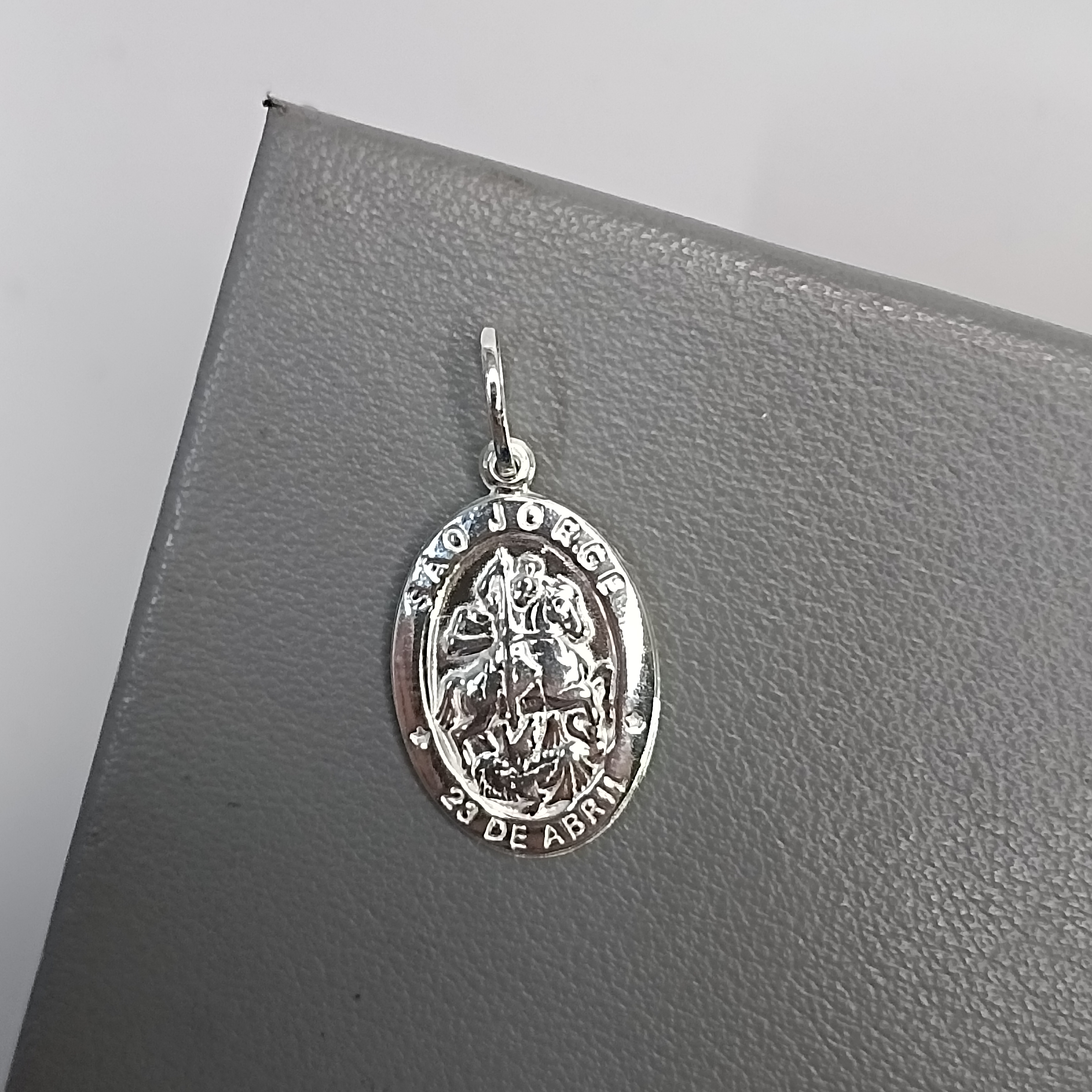 Pingente Medalha Oval São Jorge 1,5cm
